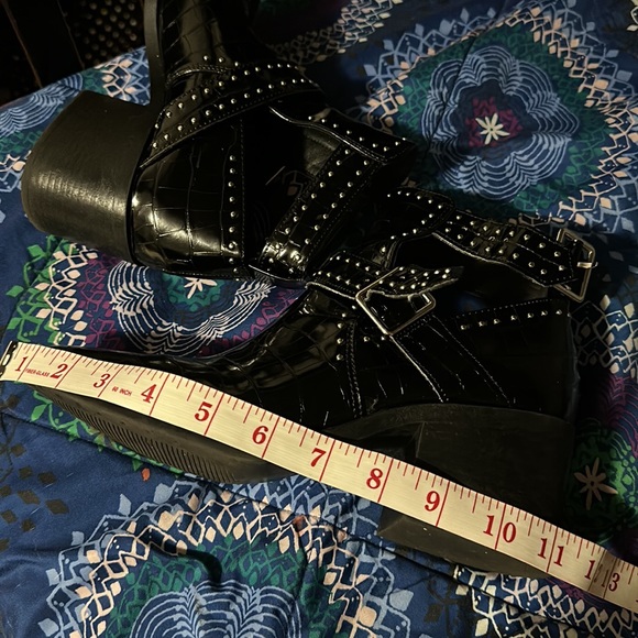 Steve Madden Andy Women's Croc Embossed Studded Block Heel Booties - Picture 7 of 7